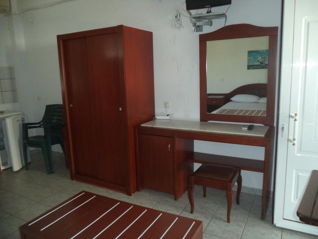 Pension Lakis Prínos Exterior foto